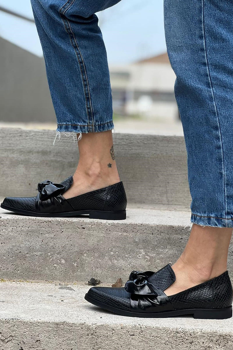 Orla™ - Mocassins noirs avec nœud