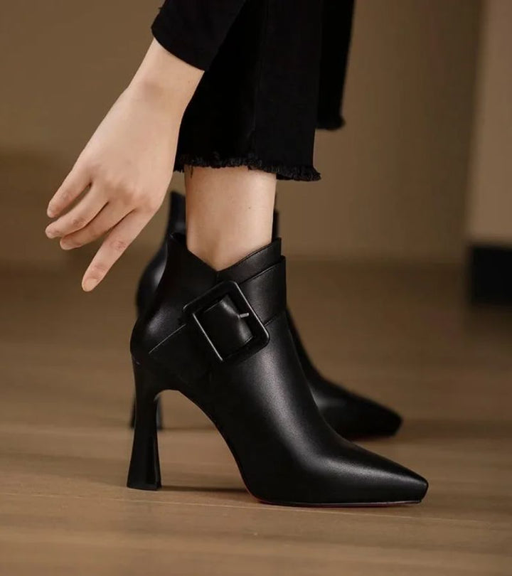 DELACROIX | Bottines Signature à Talon &amp; Boucle Oversize